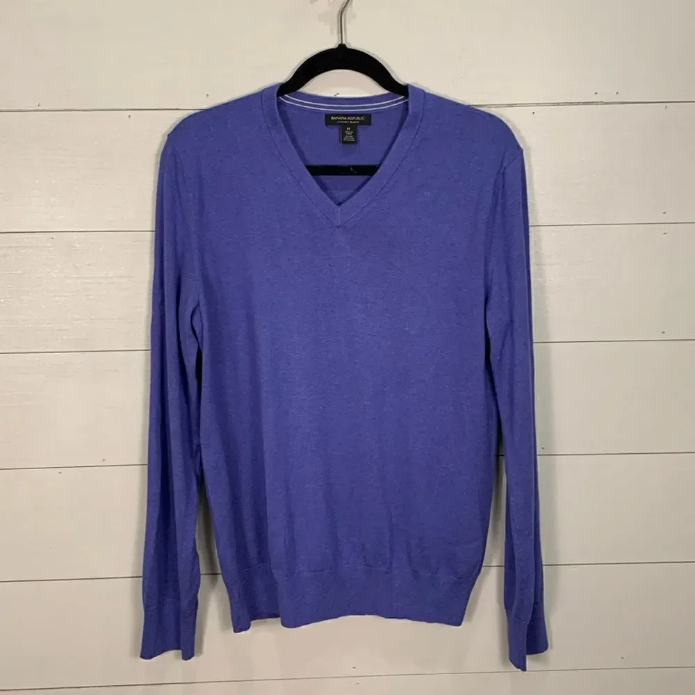 Banana republic light weight V-neck sweater purple silk cashmere cotton medium